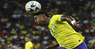 গিনিকে বিধ্বস্ত করে ব্রাজিলের জয় গিনিকে বিধ্বস্ত করে ব্রাজিলের জয়