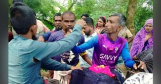 ট্রাক-মোটরসাইকেল সংঘর্ষে মা-মেয়ে নিহত ট্রাক-মোটরসাইকেল সংঘর্ষে মা-মেয়ে নিহত