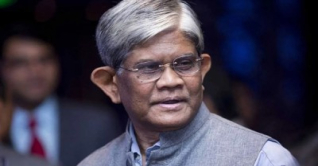 ‘প্রয়োজন ৩০ বিলিয়ন ডলার, ২ বিলিয়ন আনতেই জান বের হয়ে যায়’