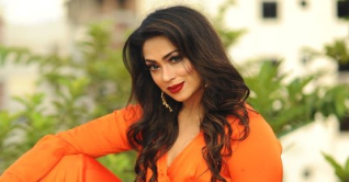 পরিচালকদের কাছে কেন ক্ষমা চাইলেন পপি