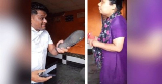 বিজেপি নেতাকে জুতাপেটা করলেন নারী কাউন্সিলর