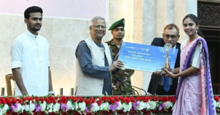 ইয়ুথ ভলান্টিয়ার অ্যাওয়ার্ড পেয়ে উচ্ছ্বসিত আফঈদা খন্দকার