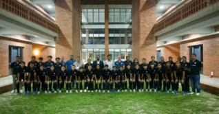 জাপানে নয়, চট্টগ্রামে মেয়েদের `এক্সক্লুসিভ` ক্যাম্প জাপানে নয়, চট্টগ্রামে মেয়েদের `এক্সক্লুসিভ` ক্যাম্প