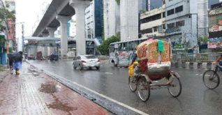 ছুটির দিনের সকালে গুঁড়ি গুঁড়ি বৃষ্টি