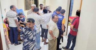 লক্ষ্মীপুরে মা-মেয়ে হত্যার ঘটনায় যুবক আটক লক্ষ্মীপুরে মা-মেয়ে হত্যার ঘটনায় যুবক আটক