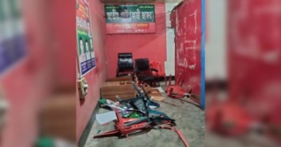 বিএনপি নেত্রীকে নিয়ে অশালীন মন্তব্য, জাপা’র অফিস ভাঙচুর