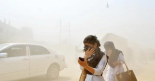 ‘অস্বাস্থ্যকর’ বাতাসে দূষিত শহরের তালিকায় চতুর্থ ঢাকা