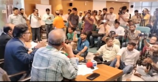 দুই বিশ্ববিদ্যালয় সংঘর্ষ: ড্যাফোডিলের সংবাদ সম্মেলন