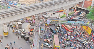 ১০ নম্বর গোলচত্বরের চক্করে মিরপুরবাসী