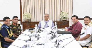 প্রধান উপদেষ্টার সঙ্গে তিন বাহিনী প্রধানের সাক্ষাৎ প্রধান উপদেষ্টার সঙ্গে তিন বাহিনী প্রধানের সাক্ষাৎ