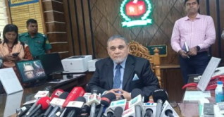 সত্য-মিথ্যা যাচাই না করে শেয়ার করবেন না: সিইসি সত্য-মিথ্যা যাচাই না করে শেয়ার করবেন না: সিইসি