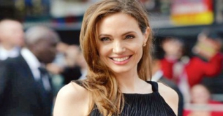 ইউক্রেনে গোপন সফরে অ্যাঞ্জেলিনা জোলি, বিপাকে অভিনেত্রী