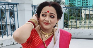 খোলামেলা মন্তব্যে বিতর্কে জড়ালেন অপরাজিতা