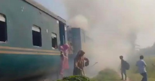 ট্রেনের ইঞ্জিনে আগুন, ময়মনসিংহ-নেত্রকোণায় ট্রেন চলাচল বন্ধ