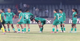 হারের পর দলে গোলমালের গন্ধ পাচ্ছেন বাটলার