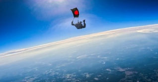 বিজয় দিবসে পতাকা হাতে বিশ্বরেকর্ড গড়ার প্রত্যয় বাংলাদেশের বিজয় দিবসে পতাকা হাতে বিশ্বরেকর্ড গড়ার প্রত্যয় বাংলাদেশের