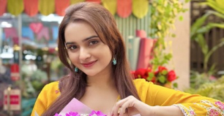 সব মেয়েরই উচিত স্বাধীনভাবে চলা : কেয়া পায়েল সব মেয়েরই উচিত স্বাধীনভাবে চলা : কেয়া পায়েল