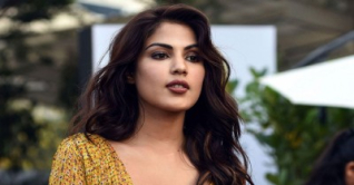 অভিনয় না করেও কোটি টাকার মালিক এই অভিনেত্রী! অভিনয় না করেও কোটি টাকার মালিক এই অভিনেত্রী!