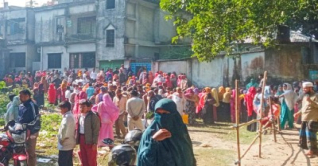 র্যাব কর্তকর্তার স্ত্রীকে শ্বাসরোধে হত্যা করে স্বর্ণালঙ্কার লুট র্যাব কর্তকর্তার স্ত্রীকে শ্বাসরোধে হত্যা করে স্বর্ণালঙ্কার লুট