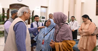 হাদির সর্বোত্তম চিকিৎসার আশ্বাস প্রধান উপদেষ্টার হাদির সর্বোত্তম চিকিৎসার আশ্বাস প্রধান উপদেষ্টার