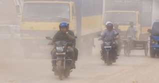 বায়ু দূষণে ‘খুবই অস্বাস্থ্যকর’ রাজধানী