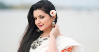 ‘কি যে এক মুগ্ধতা ছড়িয়ে পড়ল চারিদিকে!’