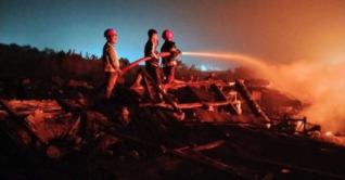 মাতারবাড়ি বিদ্যুৎ কেন্দ্রের আগুন আংশিক নিয়ন্ত্রণে মাতারবাড়ি বিদ্যুৎ কেন্দ্রের আগুন আংশিক নিয়ন্ত্রণে