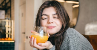 শীতে ডিহাইড্রেশন থেকে বাঁচতে যা করবেন