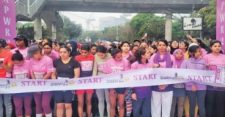 একসঙ্গে দৌড়ালেন হাজার নারী, সঙ্গে শিশুরাও