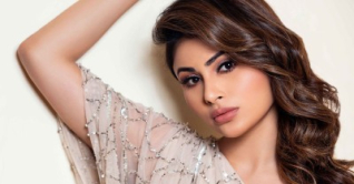 পারফর্মের সময় হেনস্তার শিকার মৌনী রায় পারফর্মের সময় হেনস্তার শিকার মৌনী রায়