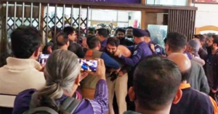 নারী চিকিৎসকদের ওয়াশরুমে গোপন ক্যামেরা নারী চিকিৎসকদের ওয়াশরুমে গোপন ক্যামেরা