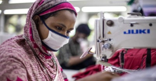 নারীর অংশগ্রহণ কমে যাওয়া অর্থনীতিতে সতর্ক সংকেত নারীর অংশগ্রহণ কমে যাওয়া অর্থনীতিতে সতর্ক সংকেত