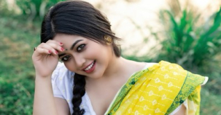 পুকুর পাড়ে হলুদ শাড়িতে ভাবনা