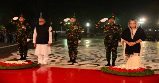 একুশের প্রথম প্রহরে ভাষা শহীদদের প্রতি রাষ্ট্রপতি ও প্রধানমন্ত্রী