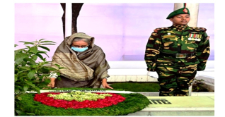 স্বজনদের কবর জিয়ারত করলেন শেখ হাসিনা