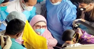 অবশেষে ২৫ মাস পর মুক্তি পেলেন খালেদা জিয়া অবশেষে ২৫ মাস পর মুক্তি পেলেন খালেদা জিয়া