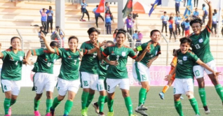 ভুটানকে হারিয়ে ফাইনালে বাংলাদেশের মেয়েরা ভুটানকে হারিয়ে ফাইনালে বাংলাদেশের মেয়েরা