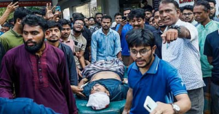 চট্টগ্রাম বিশ্ববিদ্যালয়ে সংঘর্ষের নেপথ্যে ছাত্রী হেনস্তা চট্টগ্রাম বিশ্ববিদ্যালয়ে সংঘর্ষের নেপথ্যে ছাত্রী হেনস্তা