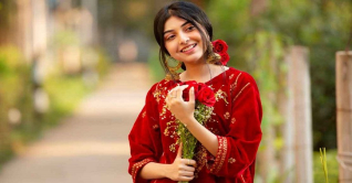 বিয়ে নিয়ে মুখ খুললেন পড়শী বিয়ে নিয়ে মুখ খুললেন পড়শী