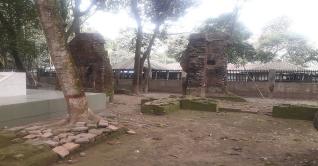 পায়রাবন্দে বেগম রোকেয়ার স্মৃতিময় সেই বাড়ি পায়রাবন্দে বেগম রোকেয়ার স্মৃতিময় সেই বাড়ি