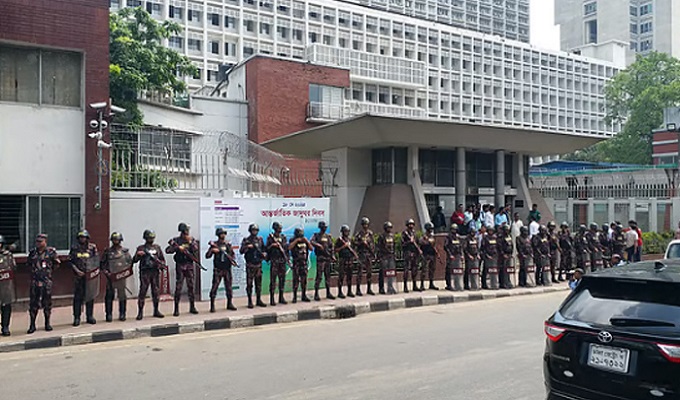 সচিবালয়ে কঠোর নিরাপত্তা, সোয়াট-বিজিবি মোতায়েন