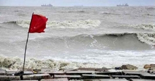 নদীবন্দরে ২ নম্বর নৌ হুঁশিয়ারী সংকেত