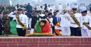 শহীদদের প্রতি স্পিকার শিরীন শারমিনের শ্রদ্ধা শহীদদের প্রতি স্পিকার শিরীন শারমিনের শ্রদ্ধা