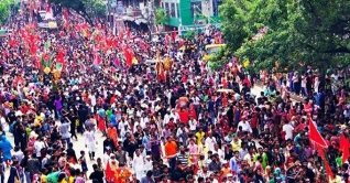 তাজিয়া মিছিলে মানুষের ঢল তাজিয়া মিছিলে মানুষের ঢল
