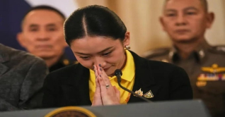 ফোনালাপ ফাঁস: ক্ষমা চাইলেন থাই প্রধানমন্ত্রী