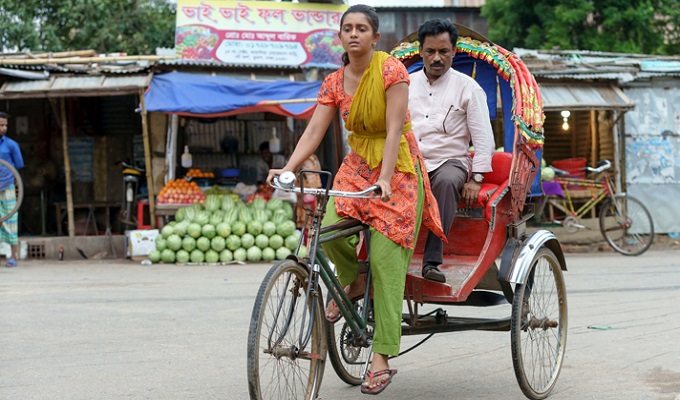‘রিকশা গার্ল’ নাটকের একটি দৃশ্য।
