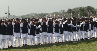 টুঙ্গিপাড়ায় ৭১৪ শিশুর কণ্ঠে বঙ্গবন্ধুর ভাষণ টুঙ্গিপাড়ায় ৭১৪ শিশুর কণ্ঠে বঙ্গবন্ধুর ভাষণ