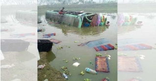 পিকনিকের বাস নিয়ন্ত্রণ হারিয়ে তিন শিশুর মৃত্যু