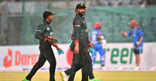 ১ম ওয়ানডেতে পরাজয়ের তিক্ত স্বাদ পেল বাংলাদেশ