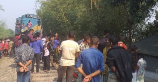 ট্রেনে কাটা পড়ে ৩ ভাই-বোনসহ চারজনের মৃত্যু